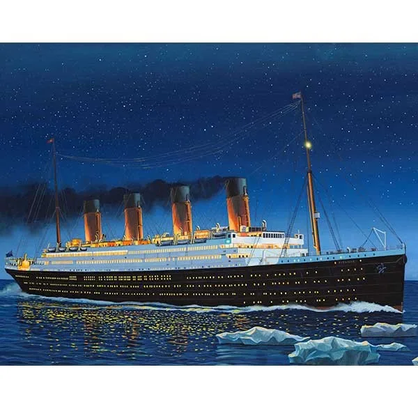 Revell Maqueta Barco R.M.S. Titanic 1:700