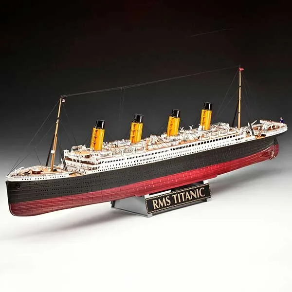 Revell Modellino con acc. Nave R.M.S. Titanic 100th Ann. 1:400