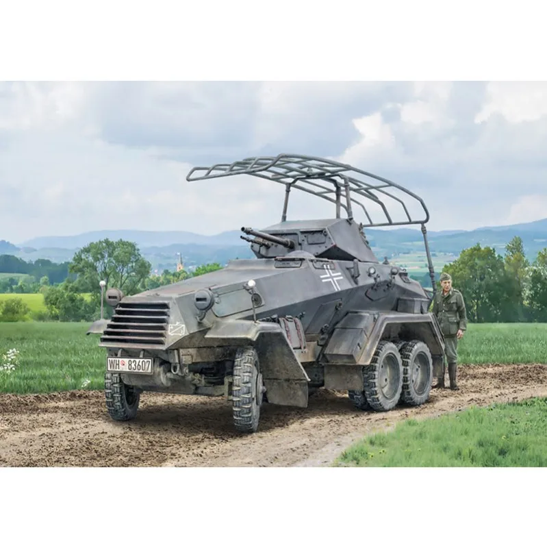 Immagine del prodotto 2: Italeri Veicolo militare Sd.Kfz. 232 6 Rad. 1:72