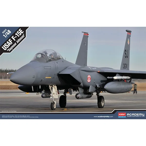 Academy Avión F-15E 1/48
