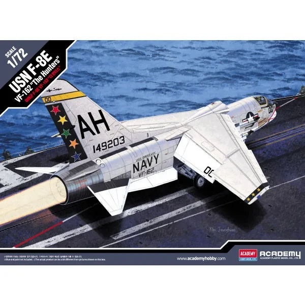 Academy Avión USN F-8E VF-162 The Hunters 1/72