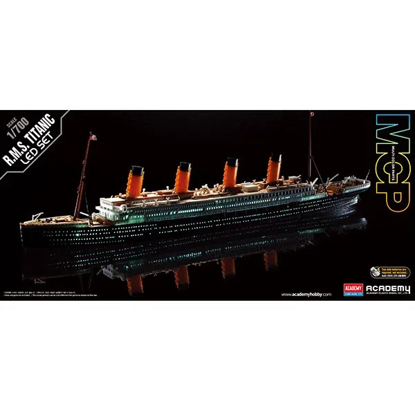 Academy Nave RMS Titanic + Led Set 1/700