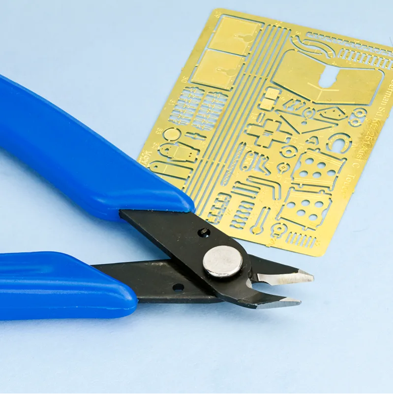 Product image 2: Vallejo Tools Plastic and Photo-Etch Cutting Pliers